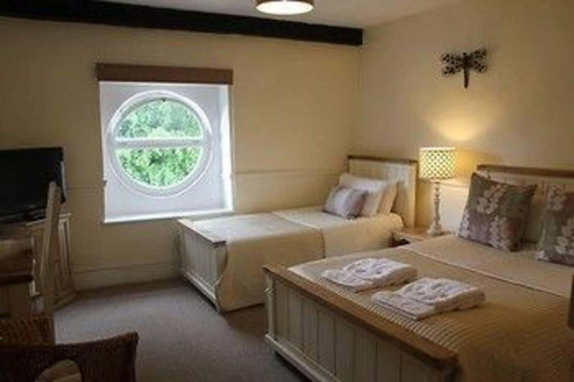 Bed and Breakfast The Coach House Winterbourne Esterno foto