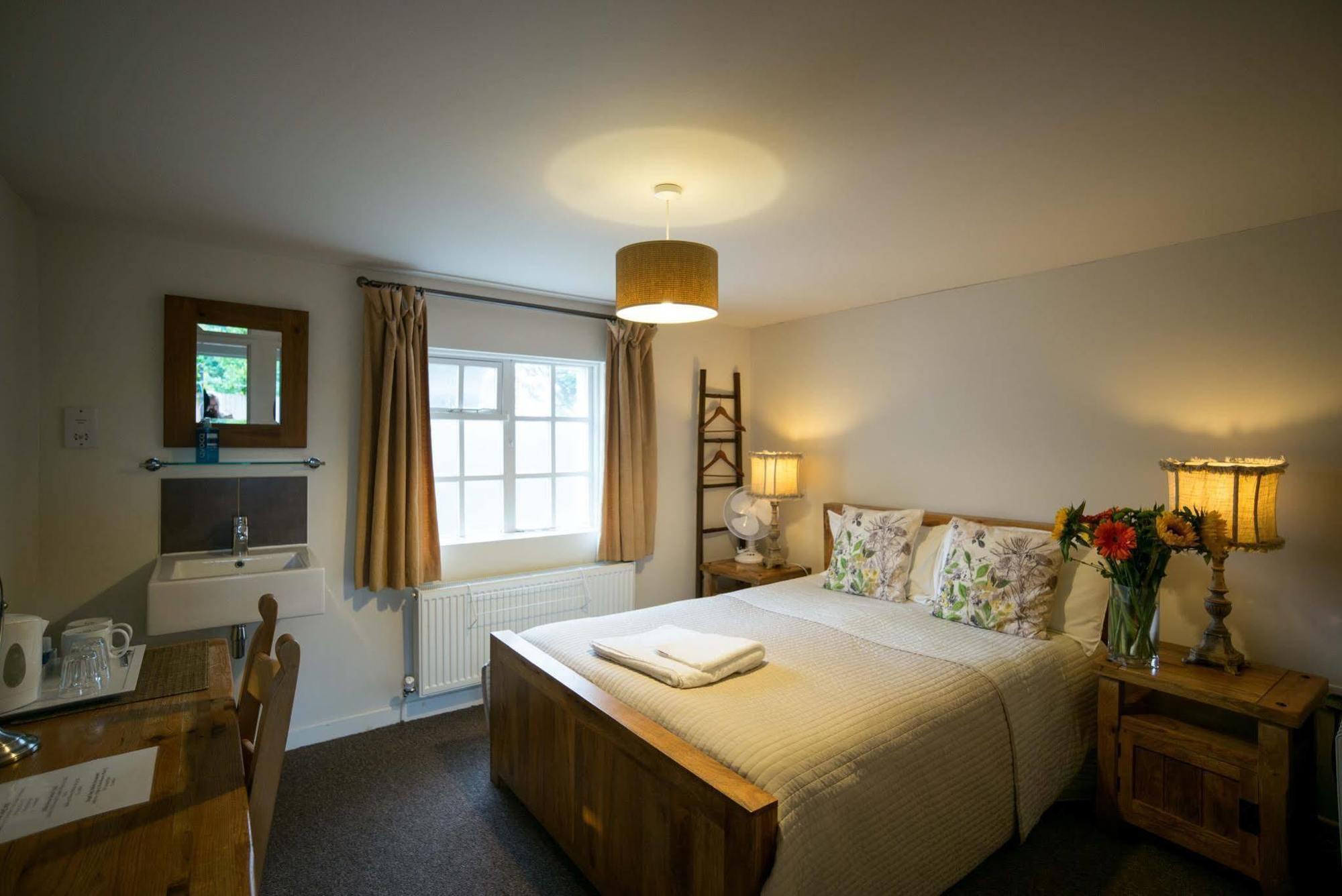 Bed and Breakfast The Coach House Winterbourne Esterno foto